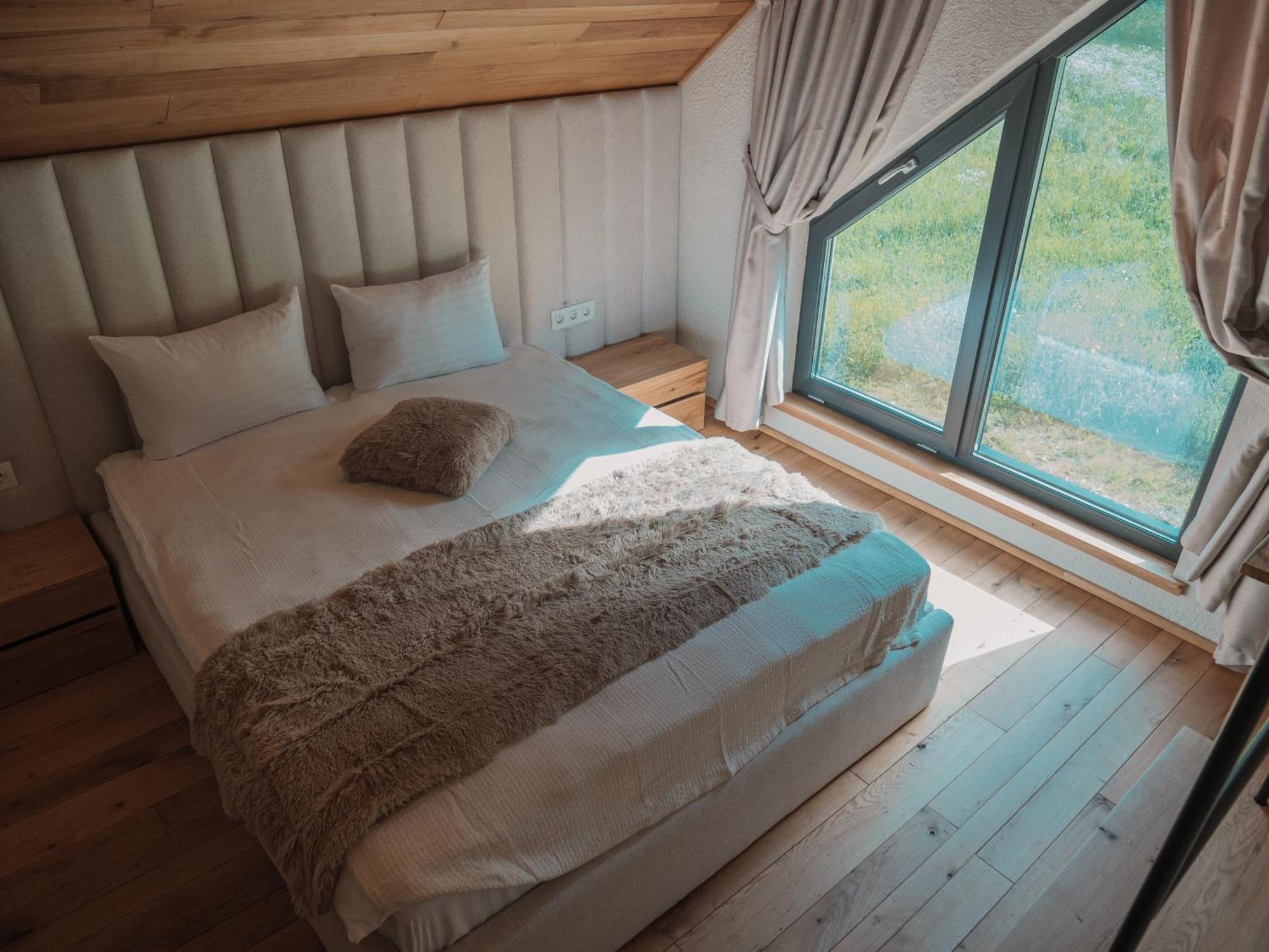 Vama Chalet バマ・ブザウルイ エクステリア 写真