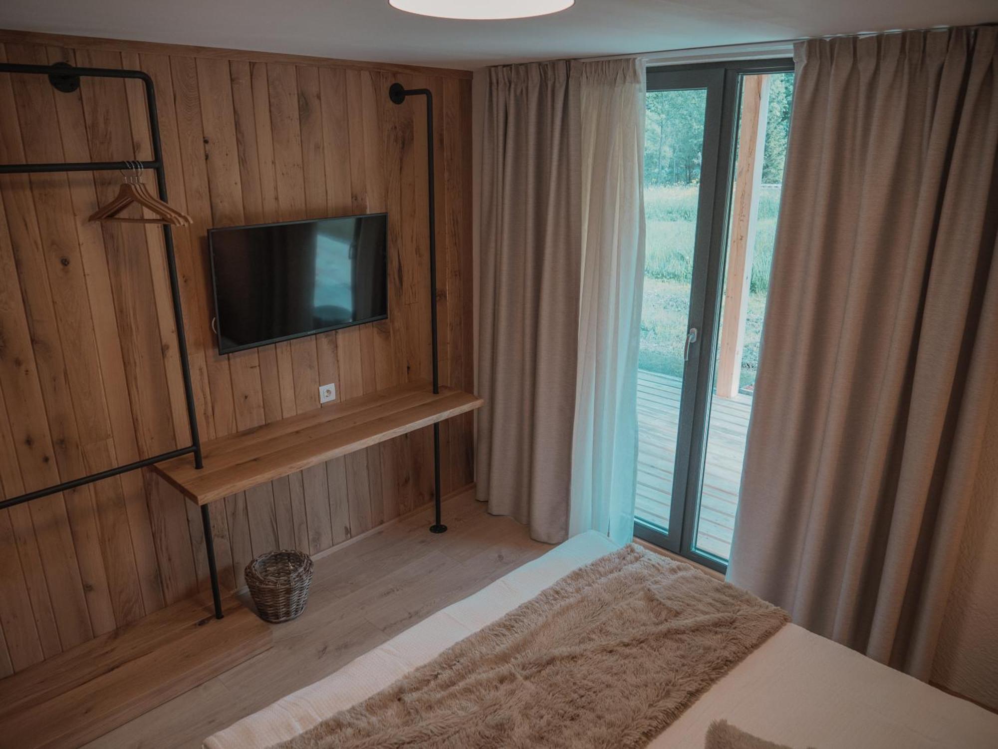 Vama Chalet バマ・ブザウルイ エクステリア 写真