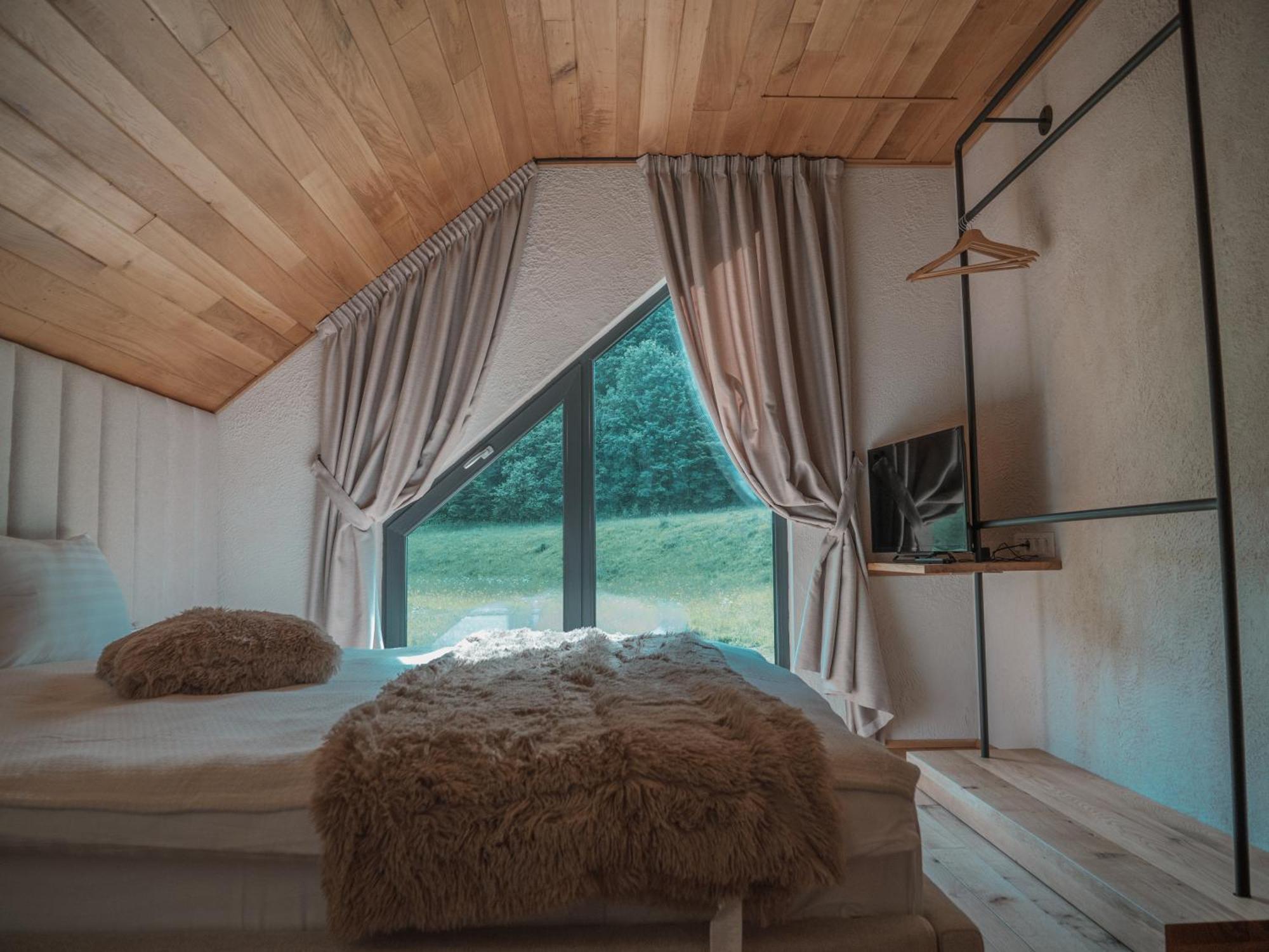 Vama Chalet バマ・ブザウルイ エクステリア 写真